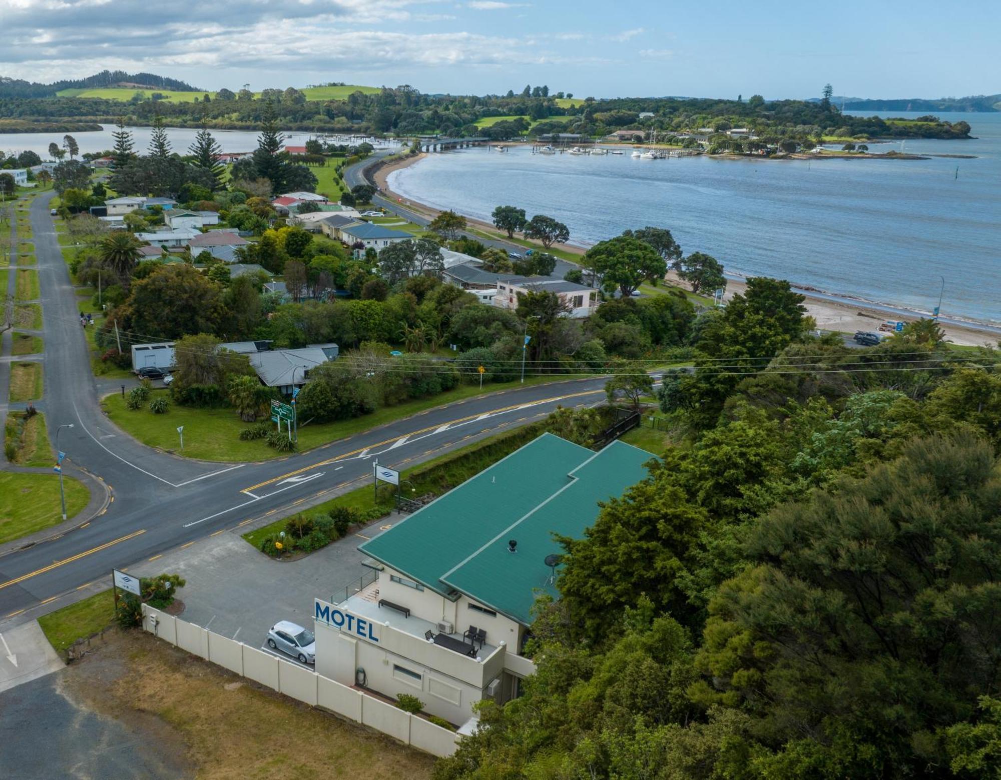 Bay Of Islands Gateway & 4*